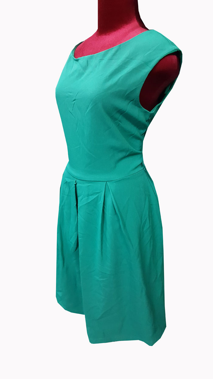 Đầm vải Tianna xanh lá dáng xòe cổ sau sâu size 10